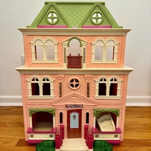 Loving Family 2008 Fisher Price Dollhouse